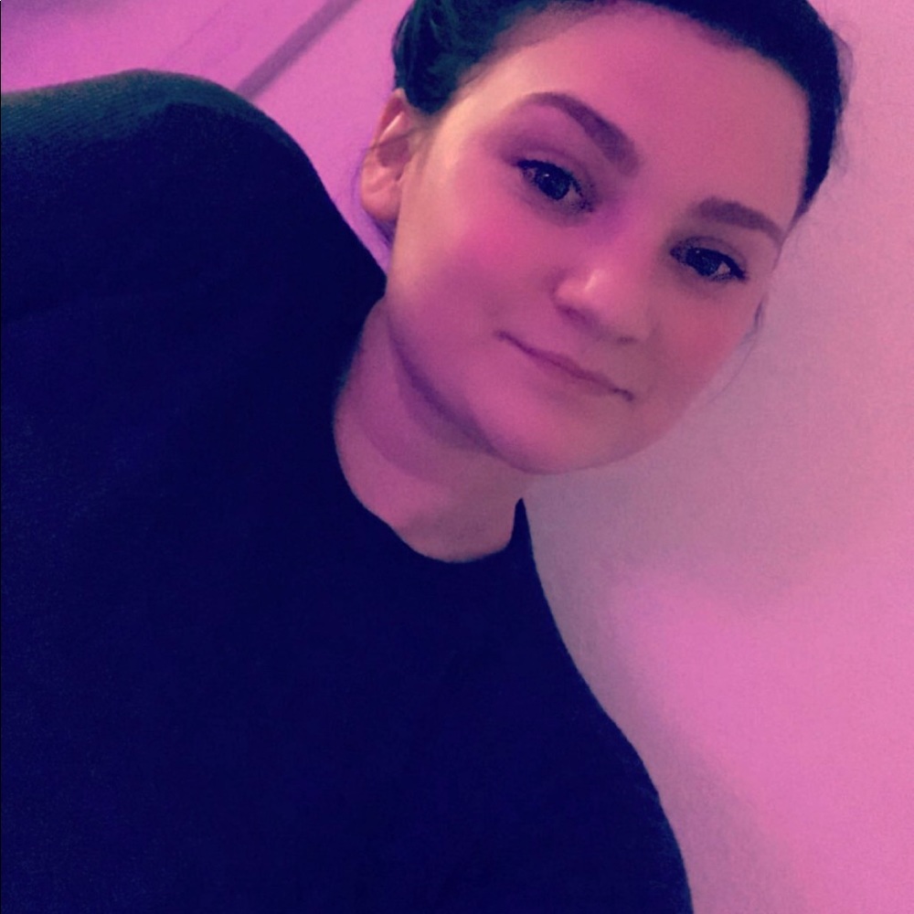 Meet your Posher, Gabrielle